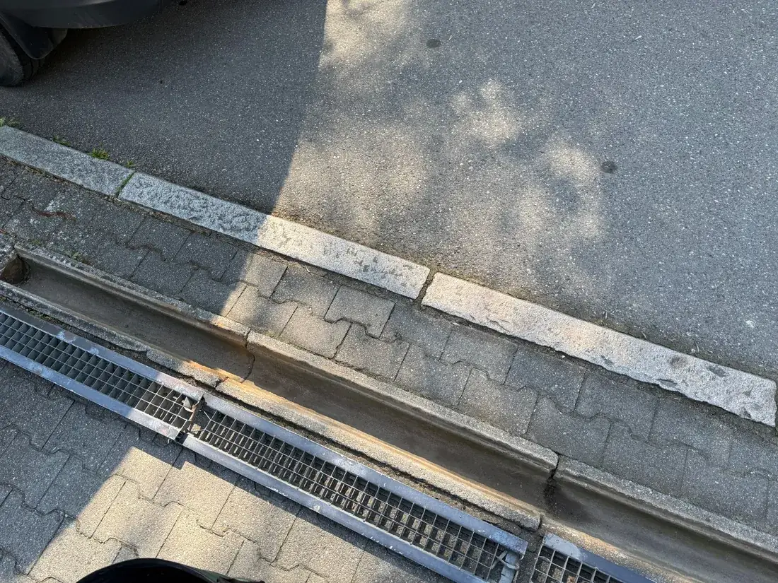 Gereinigte Entwässerungsrinne